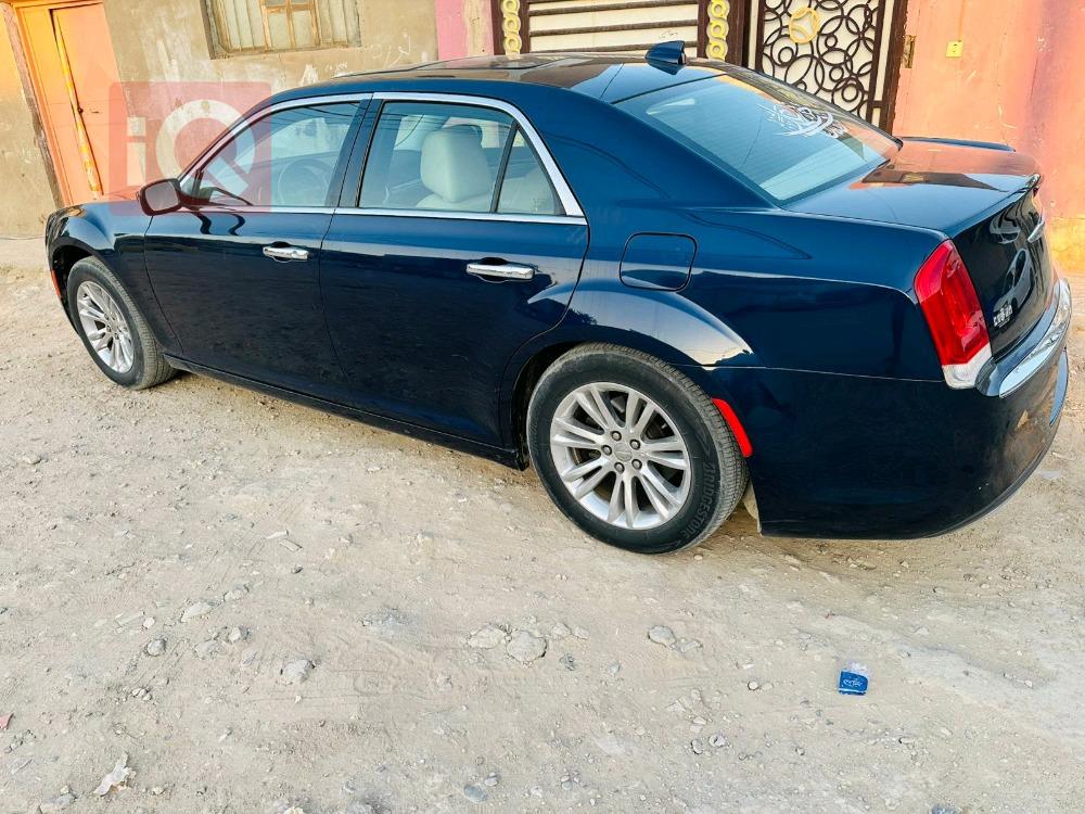 کرایسلەر 300